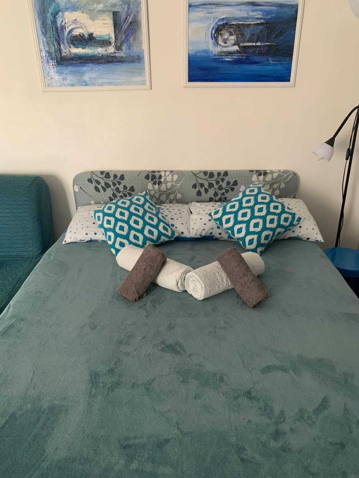 Welcome In The Cozy Blue Nest Pedestrian マントン エクステリア 写真